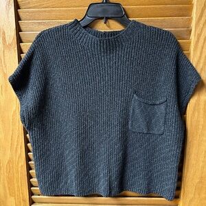 Women’s Knit, Sleeveless Sweater - black and gray